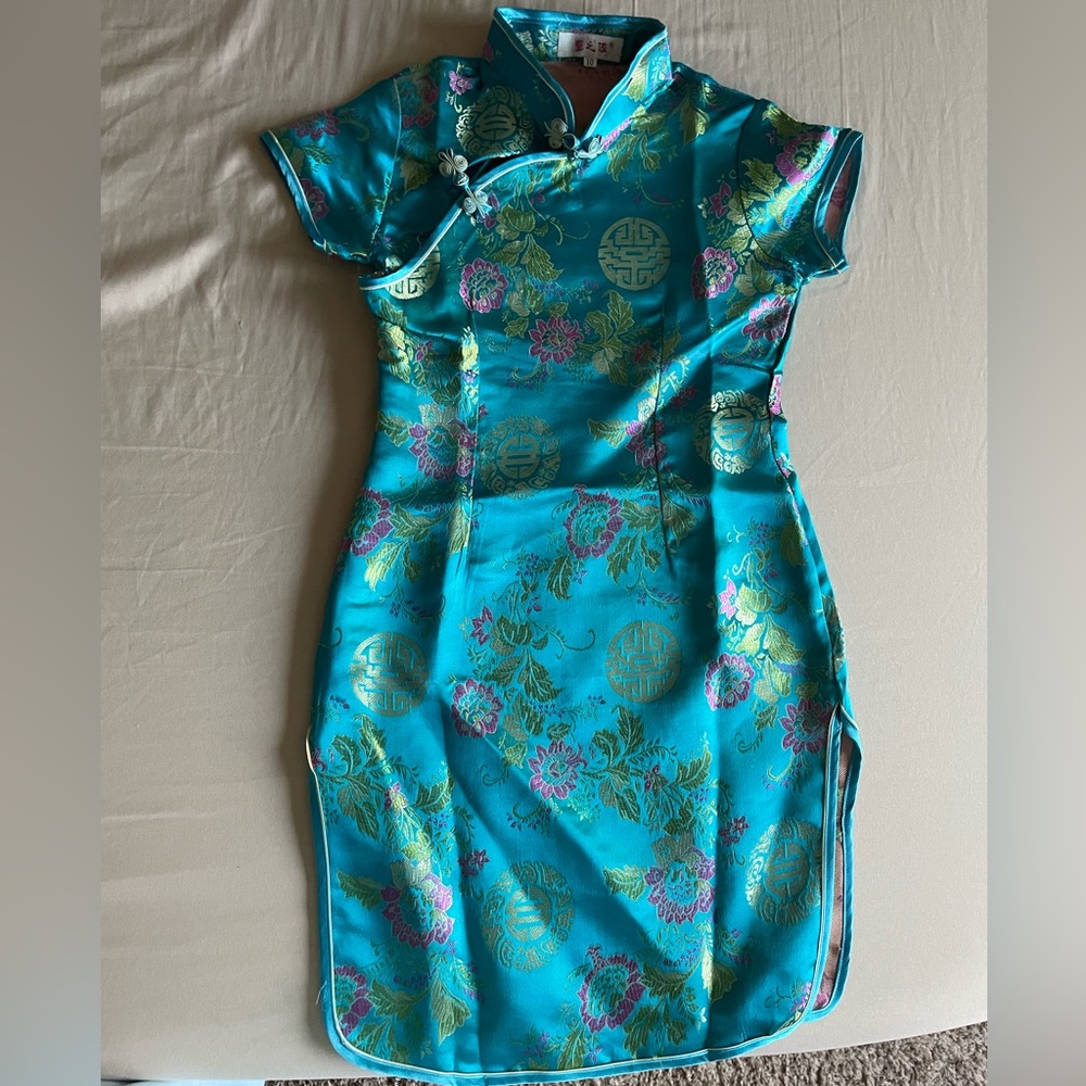 Small Girls Blue Printed Cheongsam Dress.